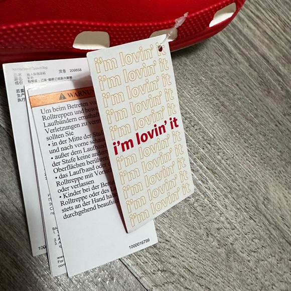 Crocs McDonald’s Classic Clog - men’s size 10 - new with tags - Picture 6 of 8